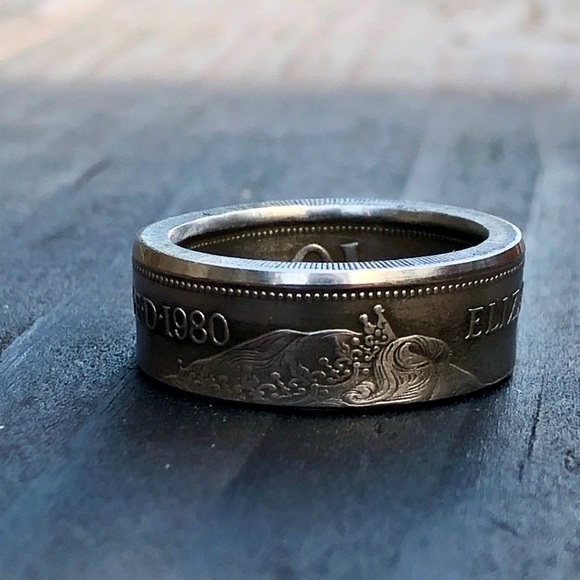 Doblelook uniquehandmade Queen Elizabeth coin ring - Picture 1 of 8